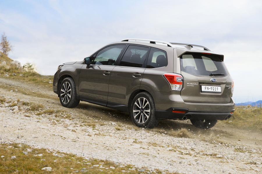  Subaru Forester 2.0XT 2016 года  (фото 6 из 30)